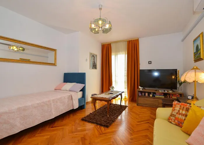 Lidia Διαμέρισμα *