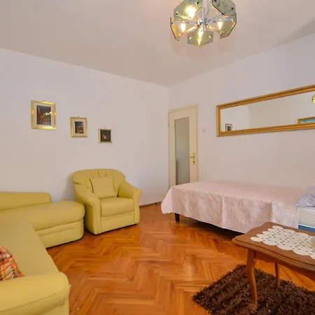 Apartment Lidia